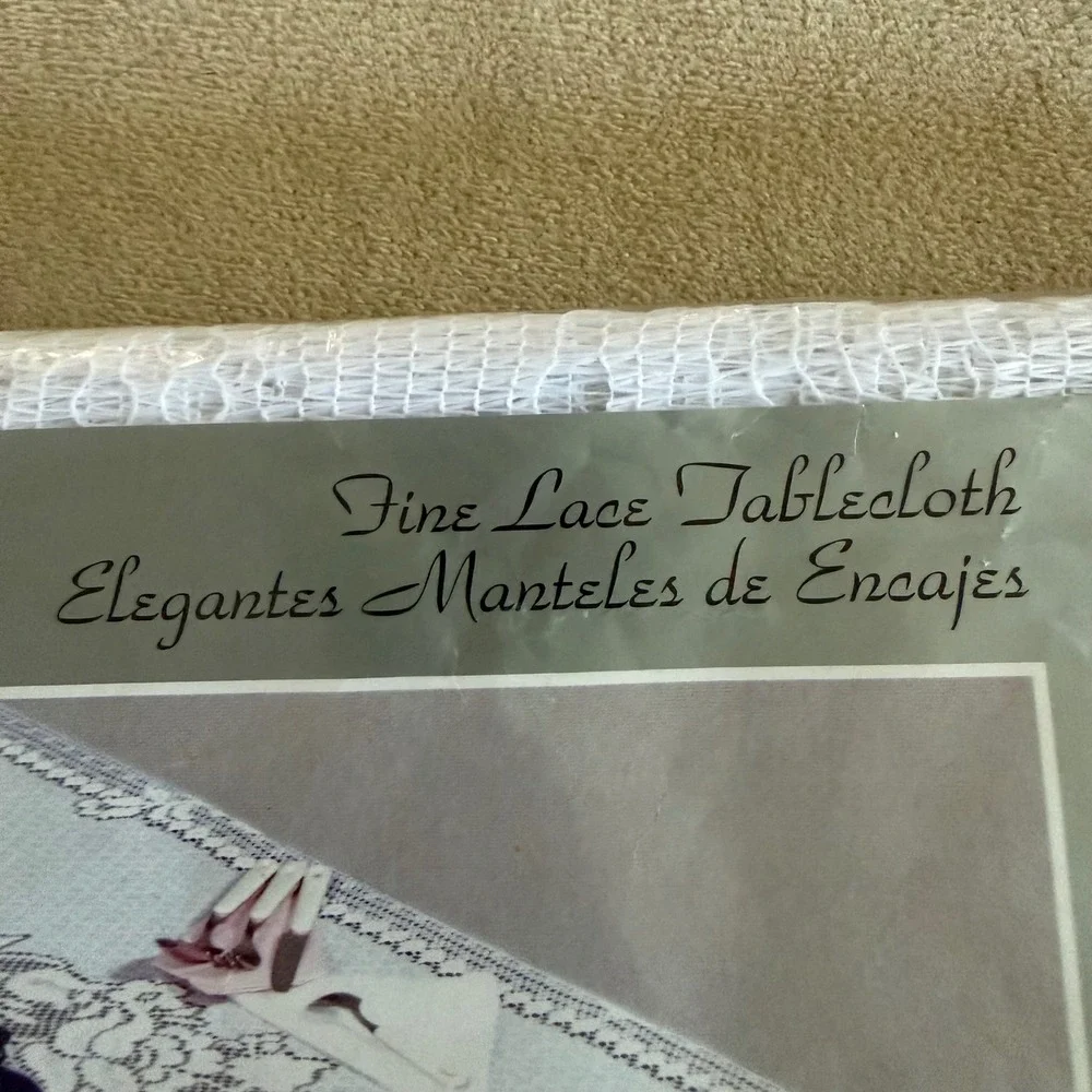 Vintage White Lace Tablecloth 70 Inch Round Floral Fine Lace NEW Oregon